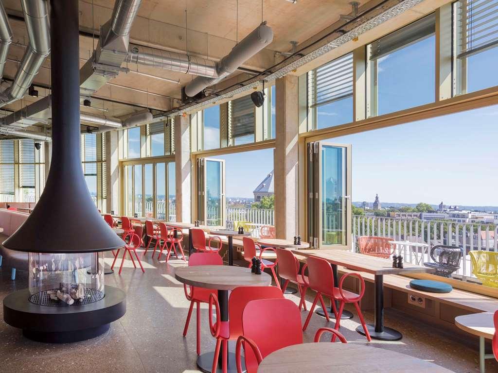 25Hours Hotel The Circle Кьолн Ресторант снимка